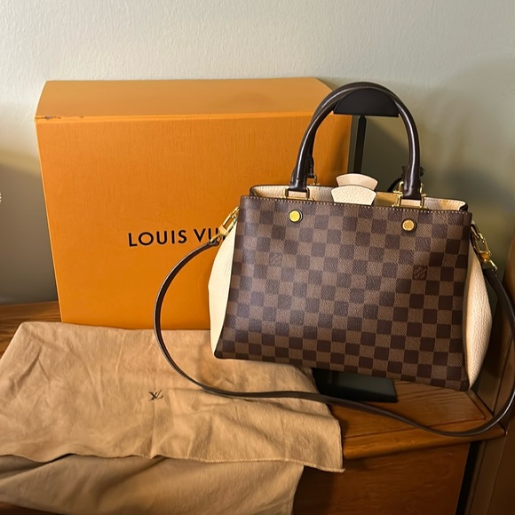 Louis Vuitton Handbags - Louis Vuitton damier Brittany bag